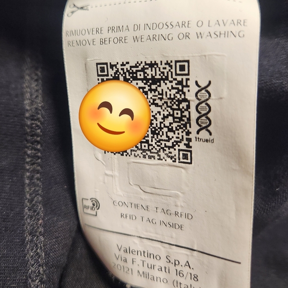 Authentic Valentino tee shirt - Picture 2 of 6